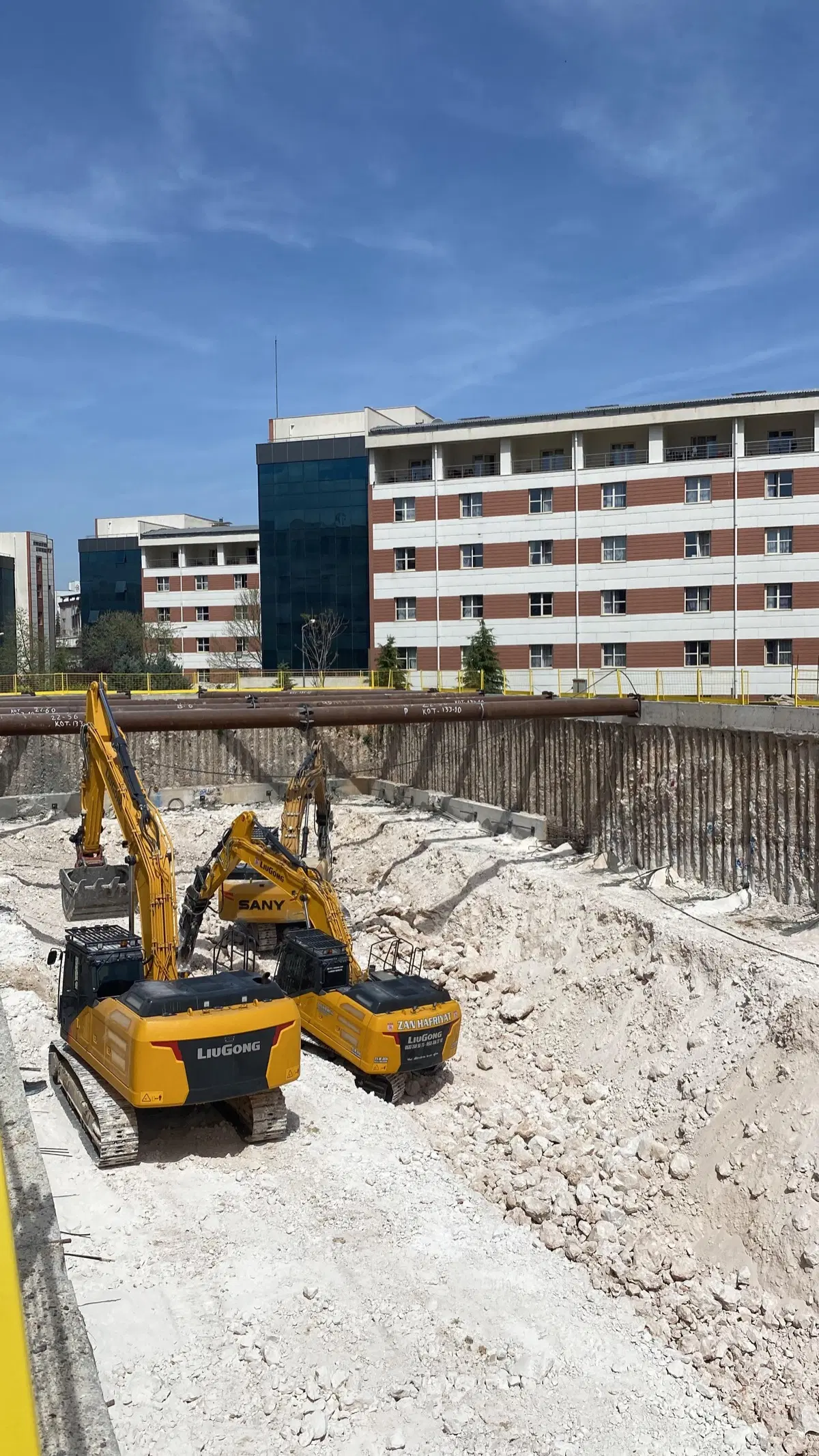 Kiralık Ekskavatör: 2 Ton'dan 50 Ton'a Kadar - Görsel 4